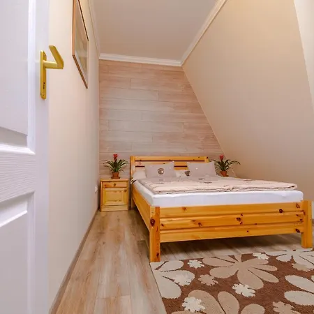 Illes Apartmanok Ii. Hajdúszoboszló Zewnętrze zdjęcie